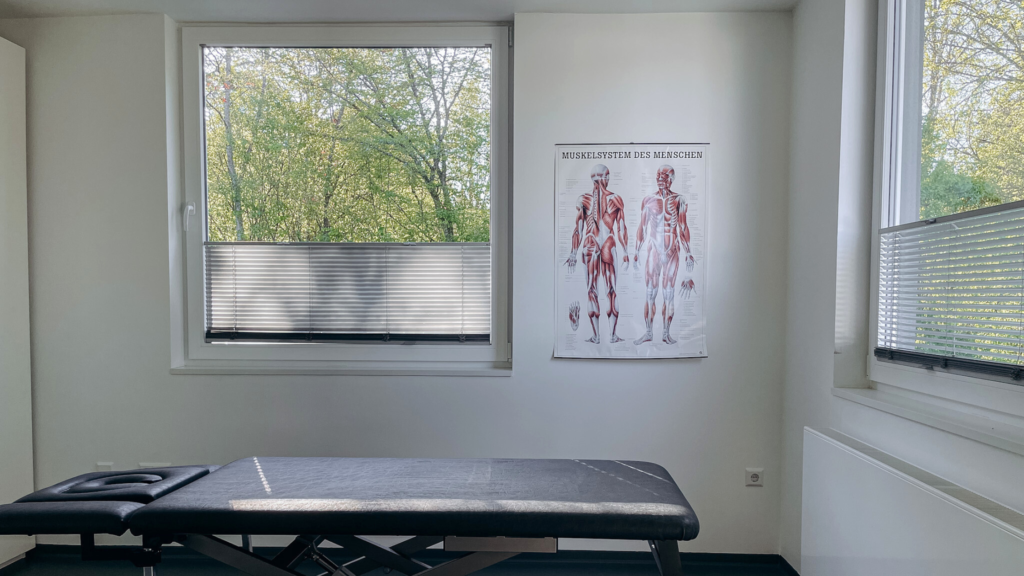 Die Respektlosigkeit und Gewalt gegenüber medizinischen Personal steigt - ein Phänomen, das auch wir in unserer Physiotherapie Praxis in Tuttlingen spüren.